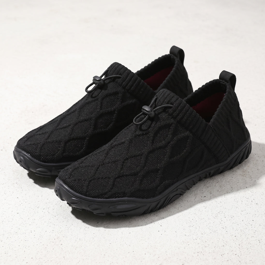 Black Men's knit Aura barefoot shoes. these barefoot shoes are very stylish and elegant. Built with wide toe and very light and great for foot pain.