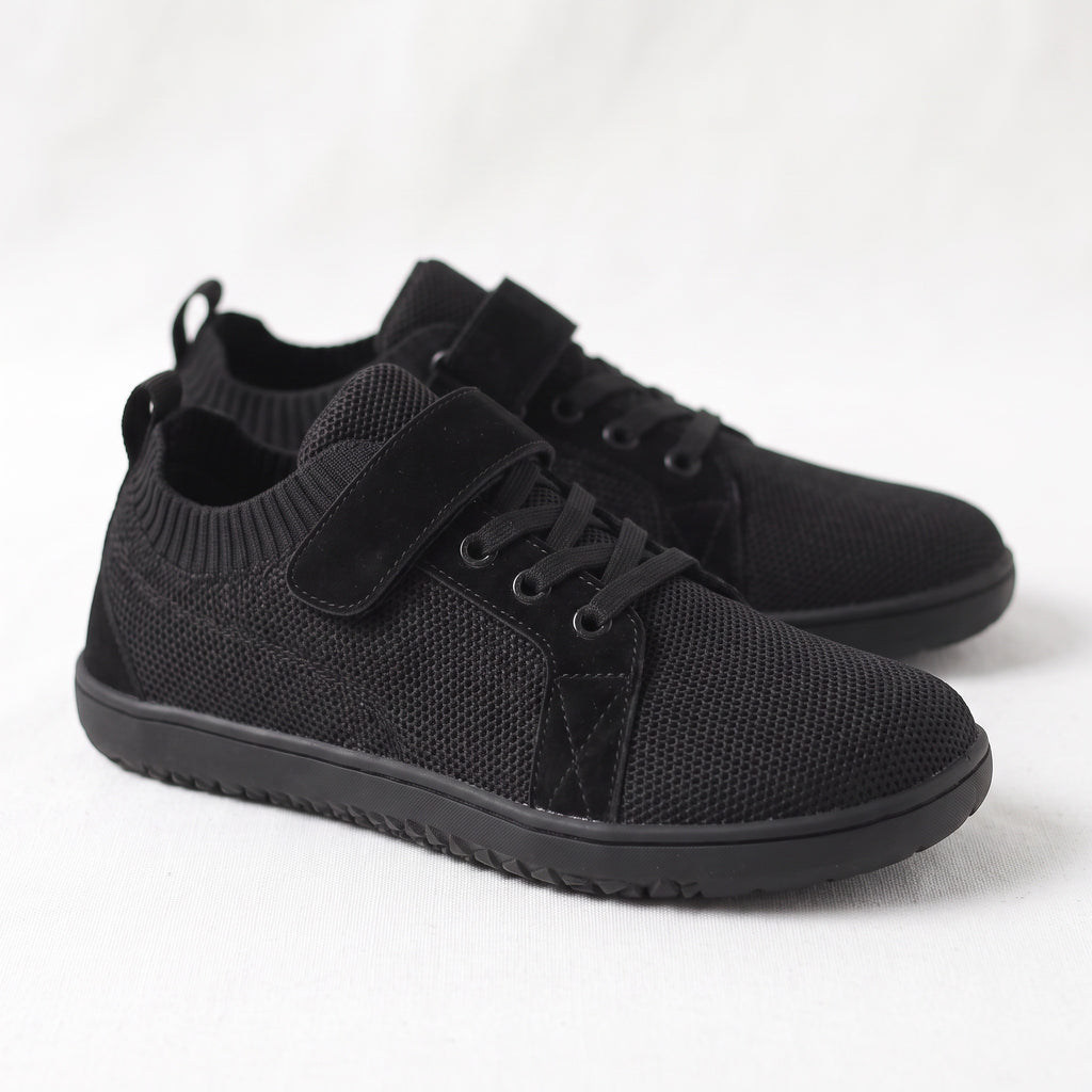 Black barefoot shoes with black sole and laces